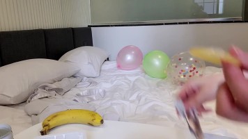 Pasangan Lesbi Bikin Konten Colmek Pake Buah Pisang di Hotel