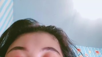 Omek Kursi Bentaran Sambil Mainin Toket Bulat Nikmat