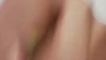 Dedek Jilbab Hijau Omek Pakai Terong