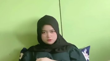 Munaroh Paha Montok Ngangkang Colok Momok